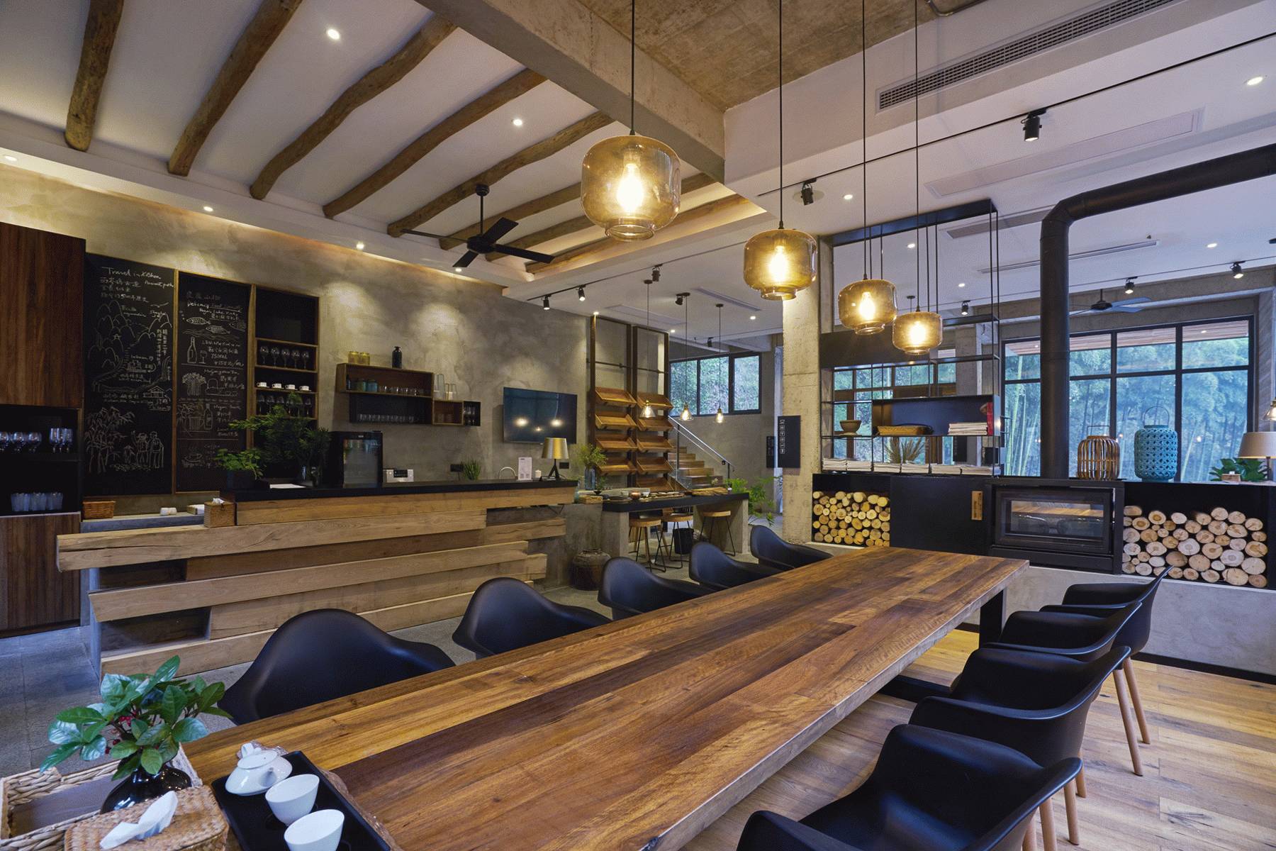 上海工业风民宿饮品店装修案例(图4) 上海工业风民宿饮品店装修案例(图4)