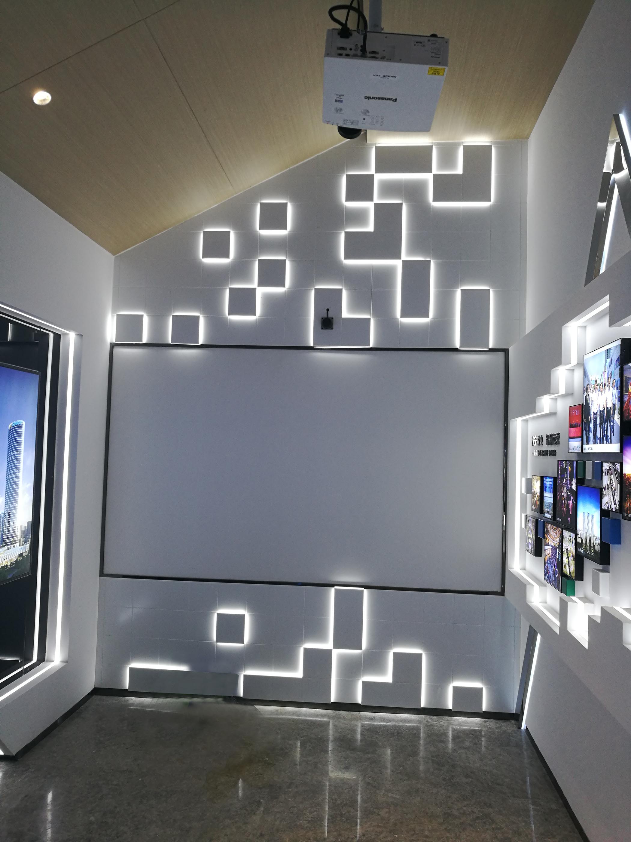 安庆.苏宁悦城售楼部科技展厅装饰装修工程(图2) IMG_20200520_180225.jpg