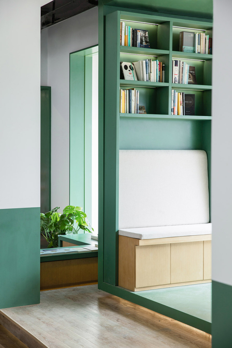 安庆市300平方三角书店装修设计(图2) 3.jpg