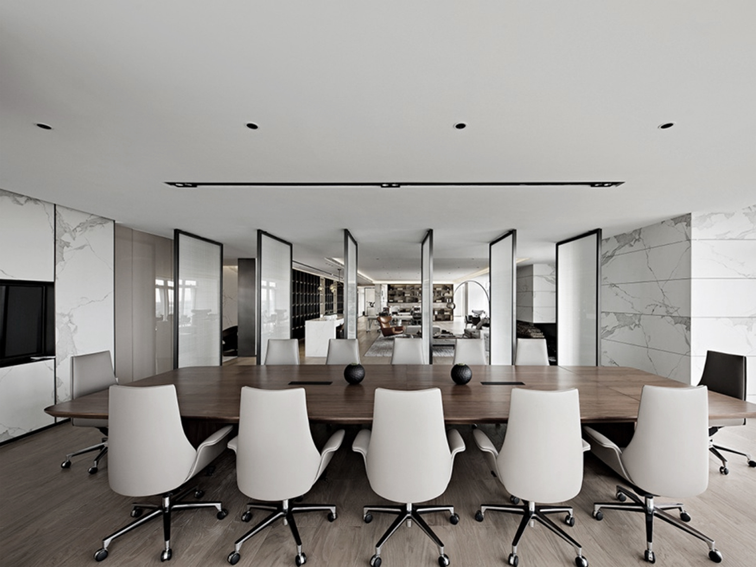 半山装饰--如何选购会议室装修配套家具(图1) 会议室4.jpg