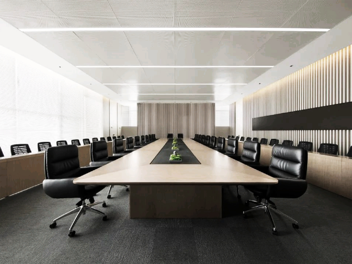 半山装饰--如何选购会议室装修配套家具(图2) 会议室3.jpg