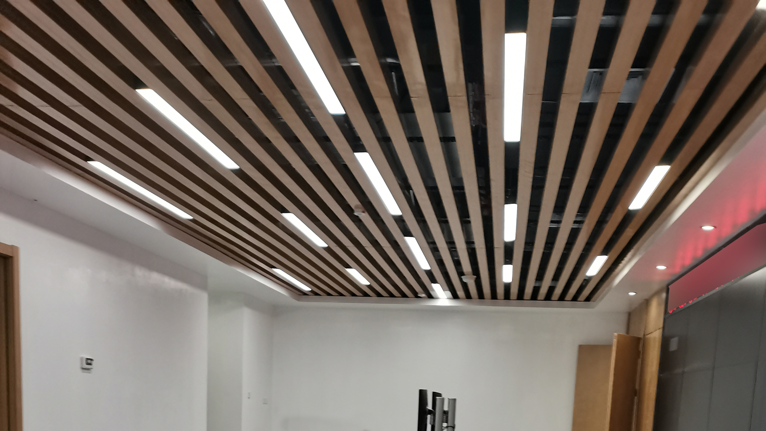 阜阳颍上觅拓500平方中控办公室装修案例(图3) 微信图片_20240320114913 副本.jpg