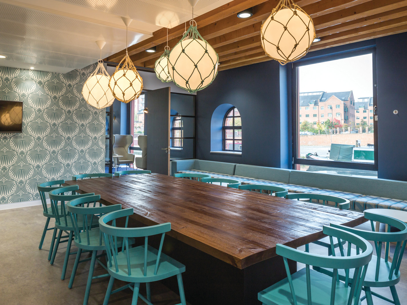 合肥政务区1800平方创意办公室装修设计项目案例分析(图4) 会议室.jpg