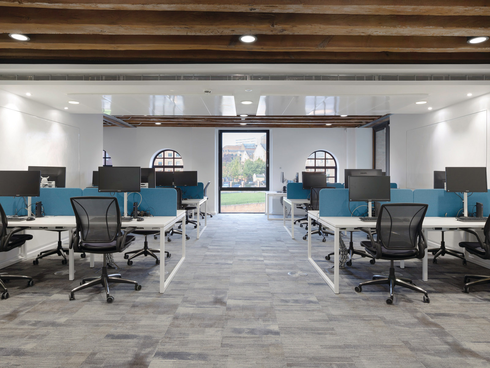 合肥政务区1800平方创意办公室装修设计项目案例分析(图3) 工作区.jpg