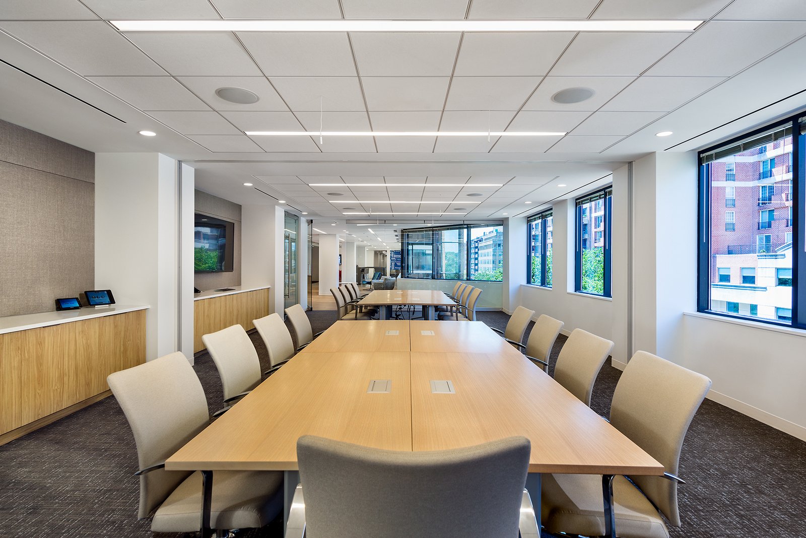 淮北2000㎡简约办公室装修设计项目案例分析(图3) 国外办公 (5).jpg