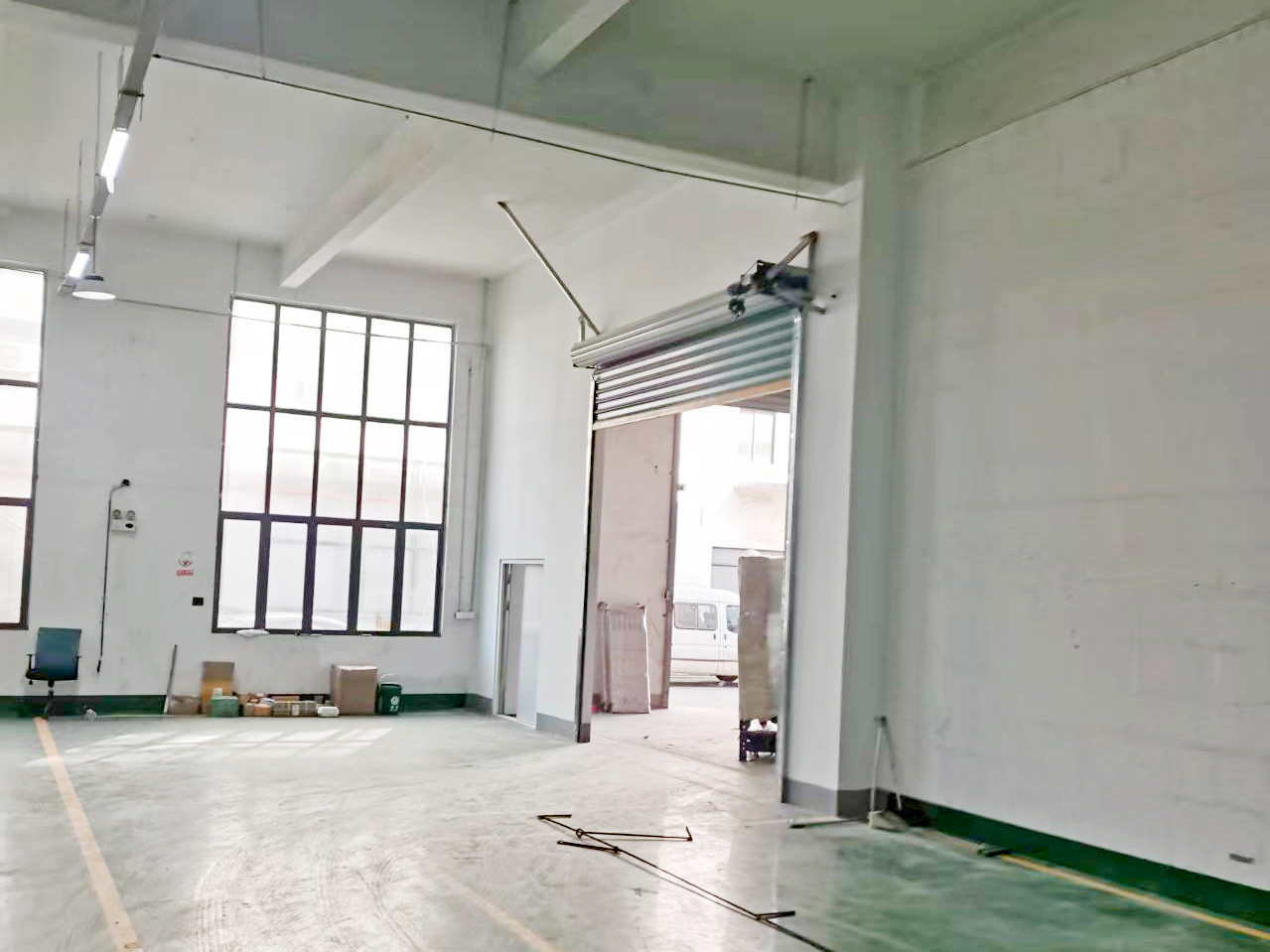 合肥徽匠机械车间厂房翻新改造项目案例(图3) 卷帘门安装PS.jpg